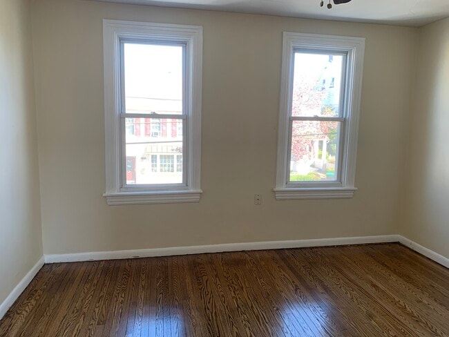 Building Photo - 28 E Goepp St