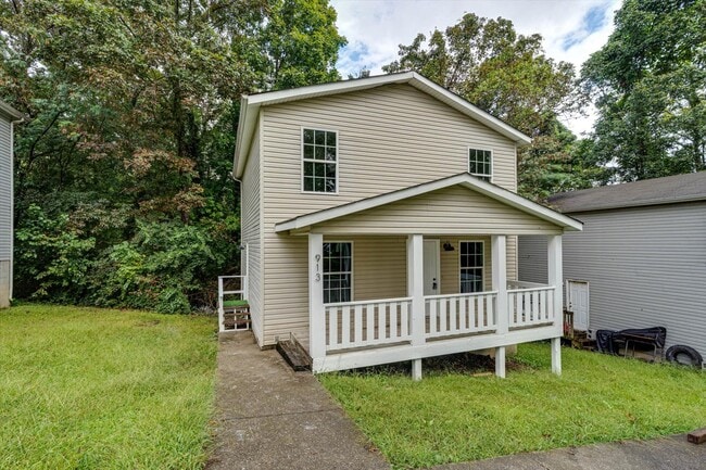 Building Photo - 913 Sylvan Dr