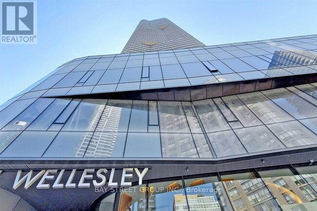 Building Photo - 11-1611 Wellesley St W