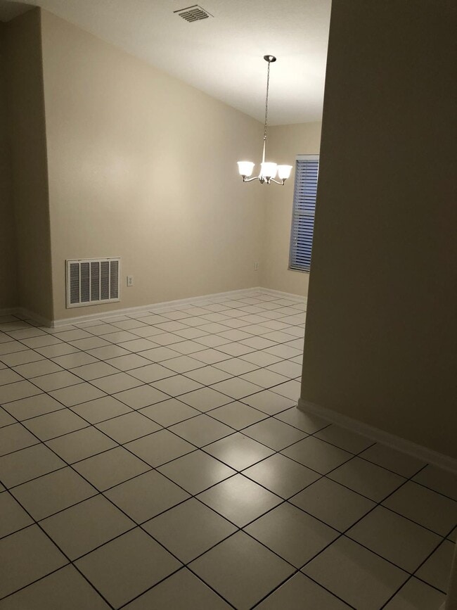 Building Photo - 3141 Stonehurst Cir