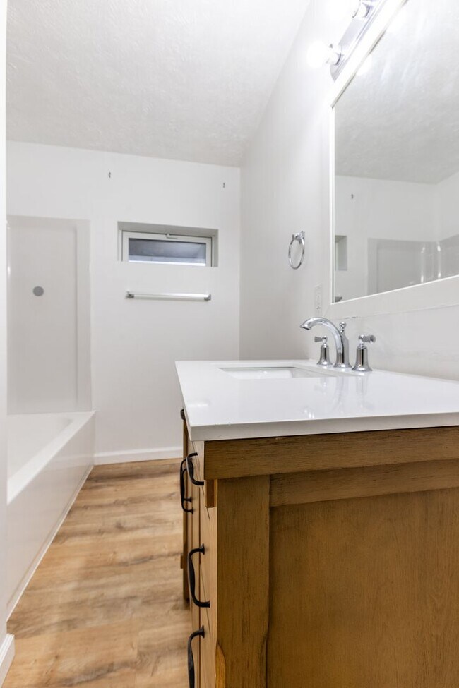 Foto del edificio - 425 Hays Ave