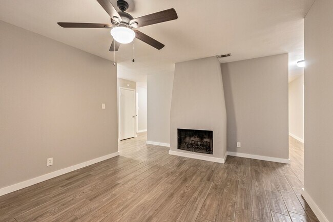 Foto del edificio - Beautiful 4 Bedroom, 2 Bathroom home in no...