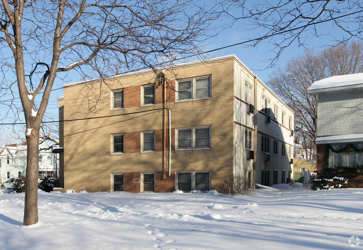 Building Photo - Park Meadows Apartments