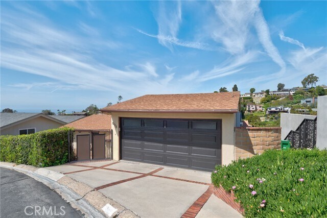 Building Photo - 998 Oriole Dr
