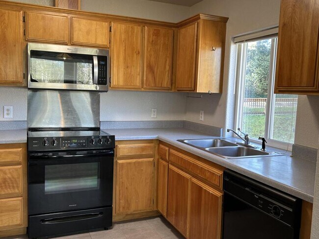 Building Photo - 3840 Kinney Rd