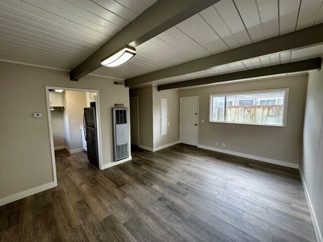 Foto del edificio - 2537 Alma St