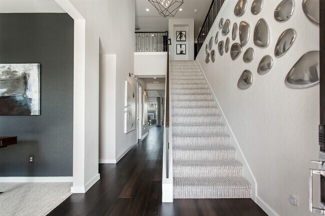Building Photo - 2468 Electra Dr