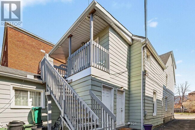 Building Photo - 64 Cobourg St