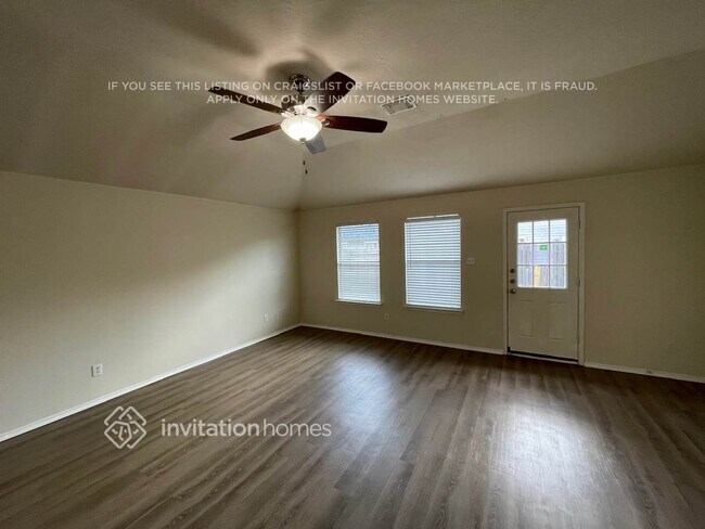 Foto del edificio - 21223 Rezanof Rd