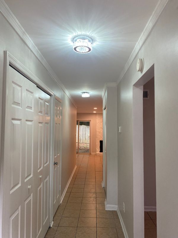 Foto del edificio - 6368 Baker Ct