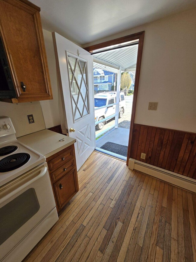 Building Photo - 1584 PA-106