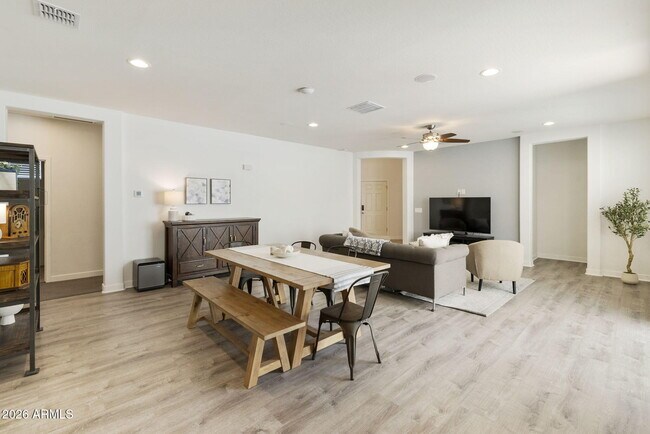 Foto del edificio - 2930 N Raven