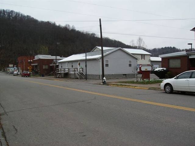 Building Photo - 502-504 Main Ave