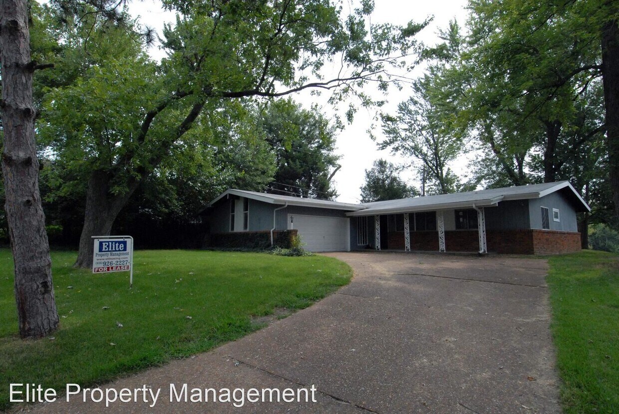 Foto principal - 4 br, 2 bath House - 12420 Merrick Drive