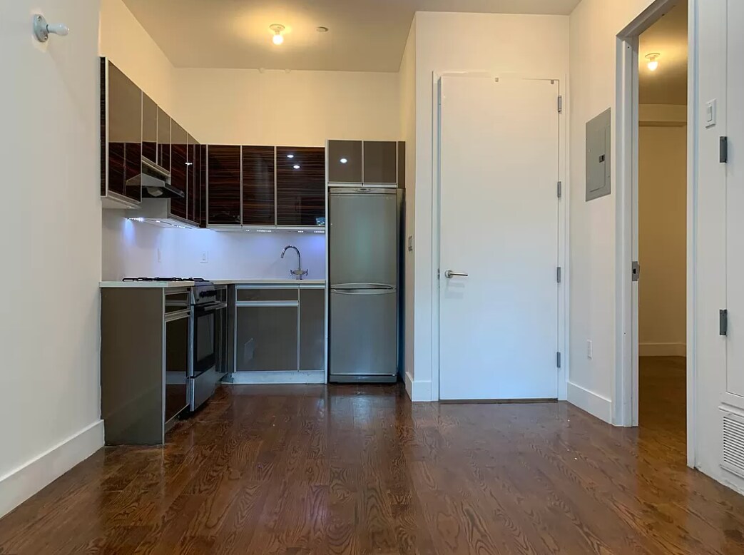 Foto principal - 1072 Bergen St