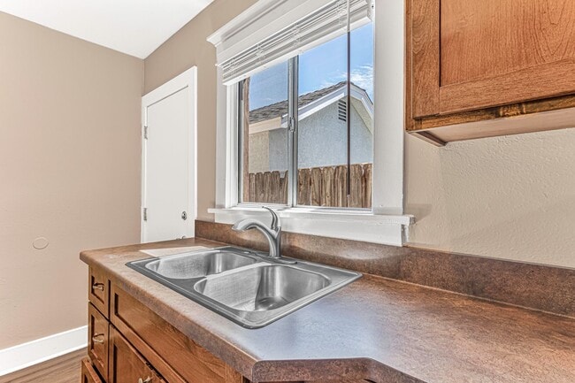 Interior Photo - 1460 Gaviota Avenue