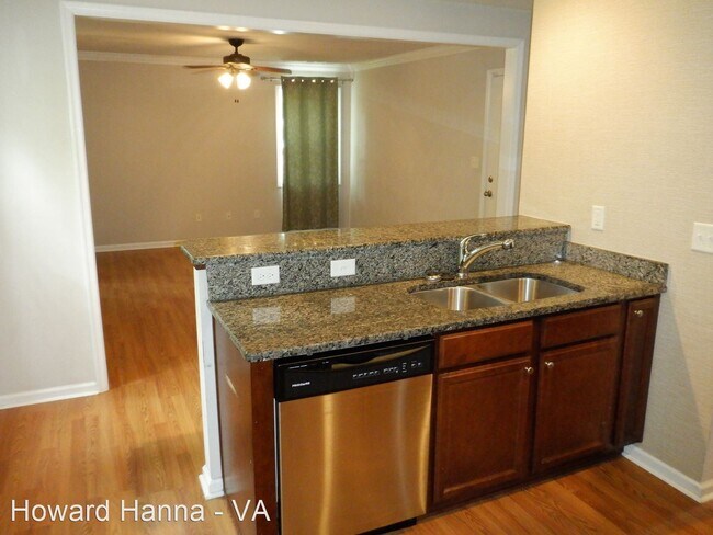 Building Photo - 4 br, 2.5 bath House - 7501 Ruthven Road