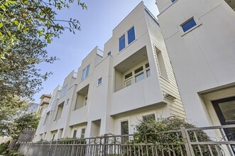 Building Photo - 126 Pierce St