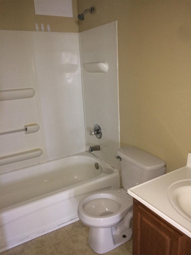 Building Photo - 934 Villa Dr