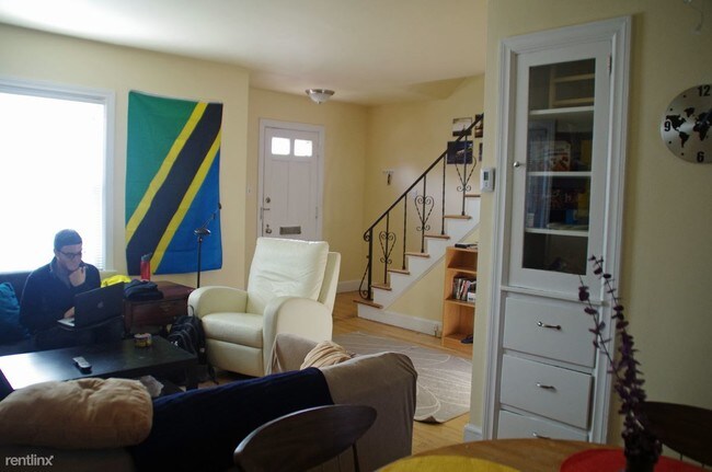 Building Photo - 2 br, 1 bath House - 327 John St