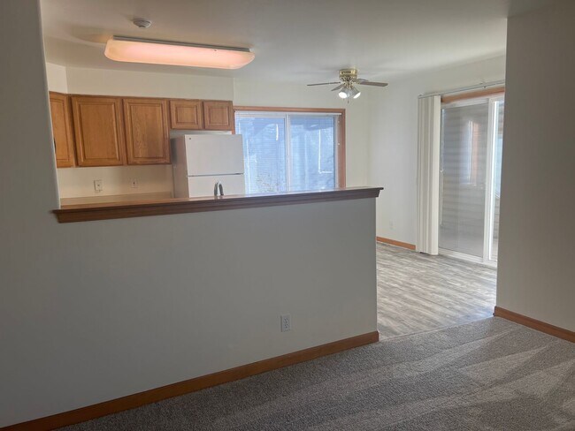 Foto del edificio - 2 Bed, 2 Bath Condo in Cordata with Brand ...