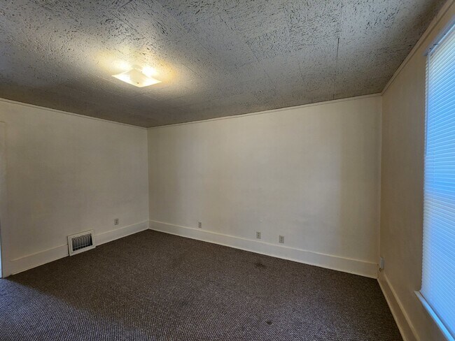 Foto del edificio - LARGE side by side Neenah