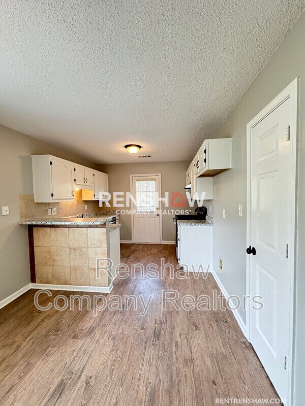 Building Photo - 4672 Tut Cove