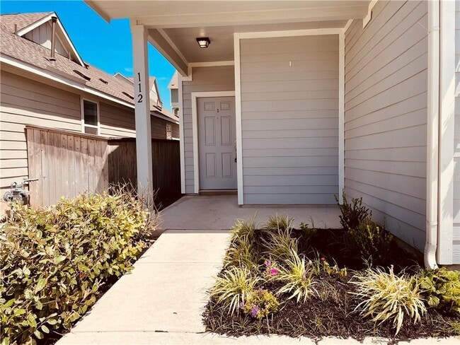 Building Photo - 112 Wind Flower Ln