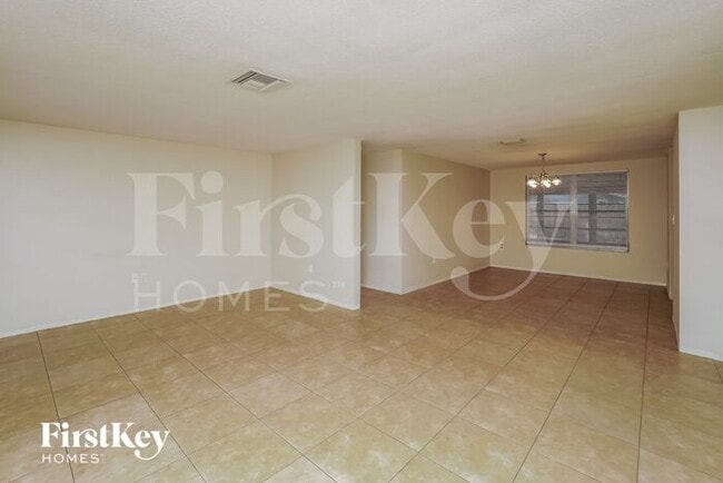 Building Photo - 10134 Oleander Dr