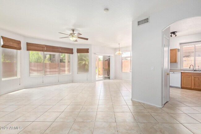 Foto del edificio - 3316 E Tierra Buena Ln