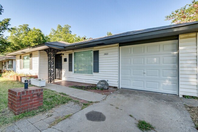 Foto del edificio - Cute home in Bethany across from the YMCA