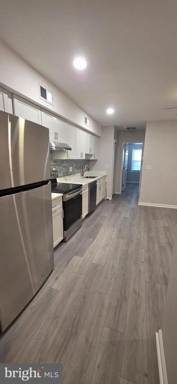 Building Photo - 1400 Staples St NE