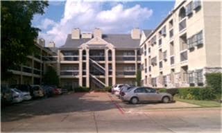 Primary Photo - 4800 W Lovers Ln