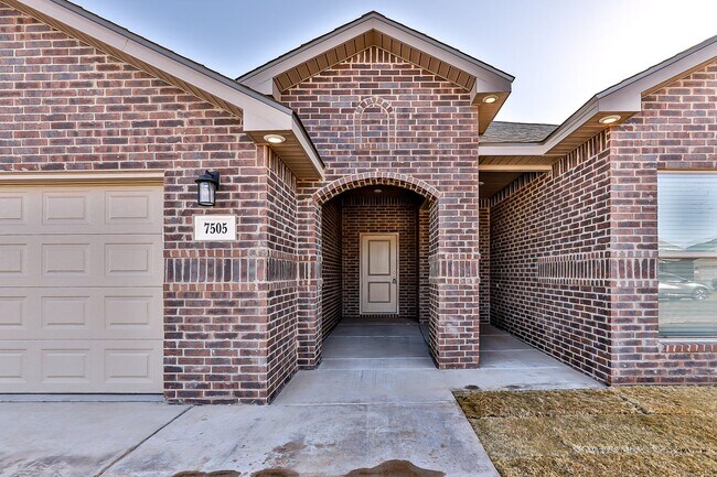 Foto del edificio - Beautiful 4 bed 3 bath home