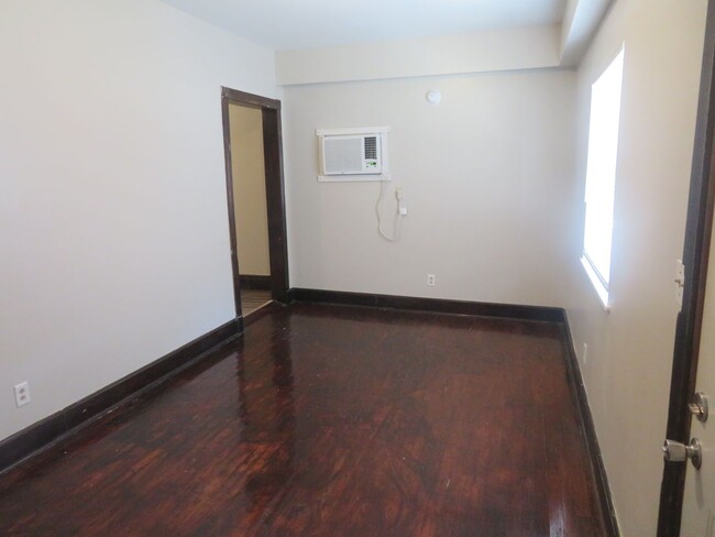 Building Photo - 1307 Forest Ave