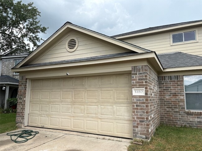 Building Photo - 1410 Seafield Dr
