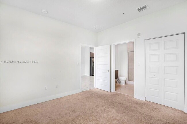 Foto del edificio - 7865 NW 104th Ave