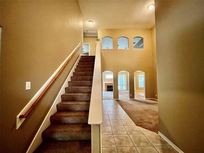 Foto del edificio - 4906 Timber Path Dr