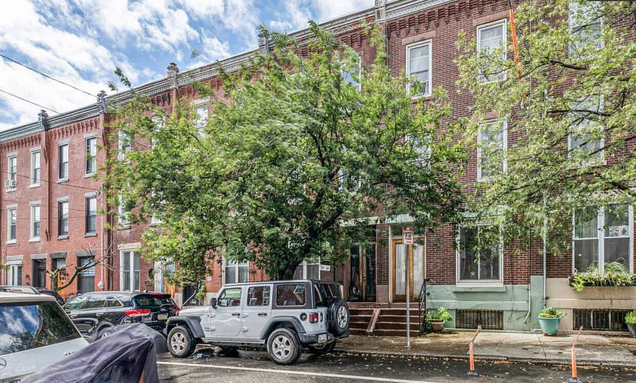 Primary Photo - 882 N 26th St