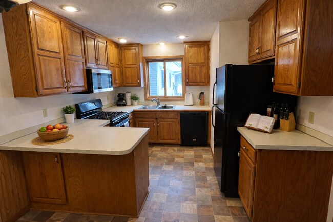 Foto del edificio - 11252 Robinson Dr