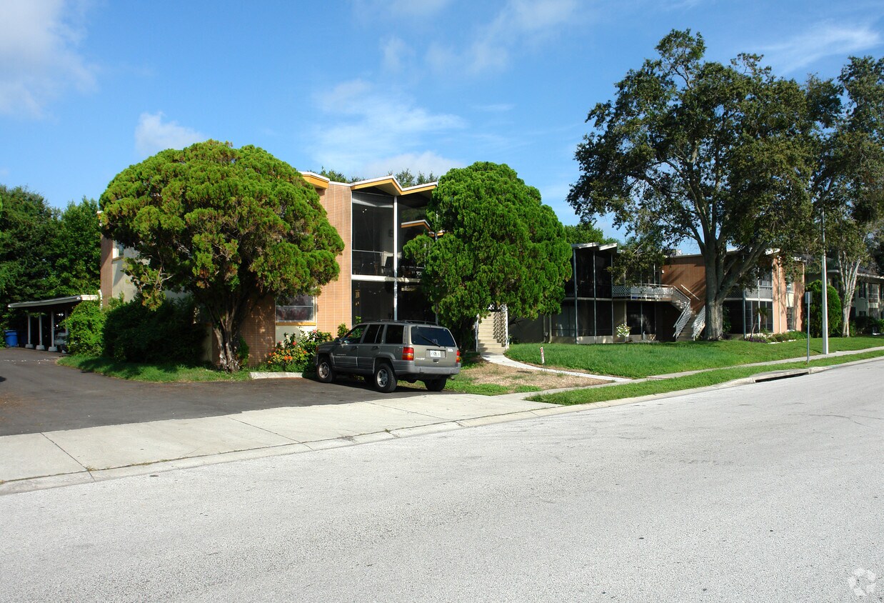 Building Photo - 616 S Betty Ln