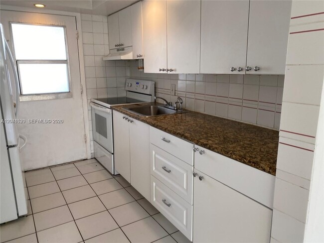 Building Photo - 251 Galen Dr