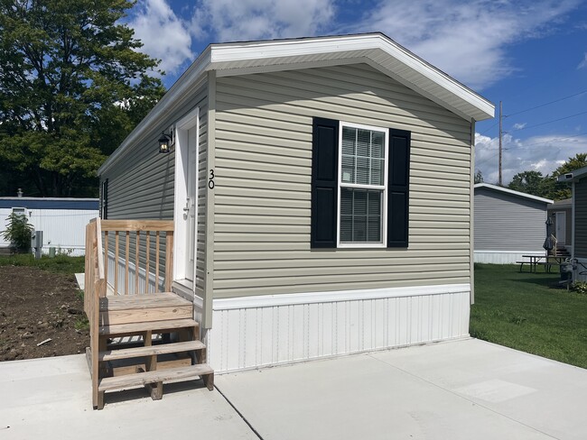 Building Photo - 6610 Lear Nagle Rd