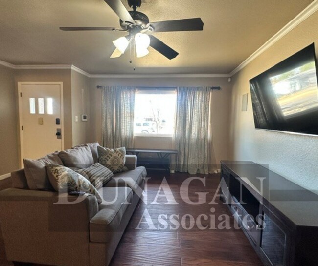 Foto del edificio - Open house on 1/9 2:45-2:55 !! 3 Bedroom 1.5 Bath - Furnished