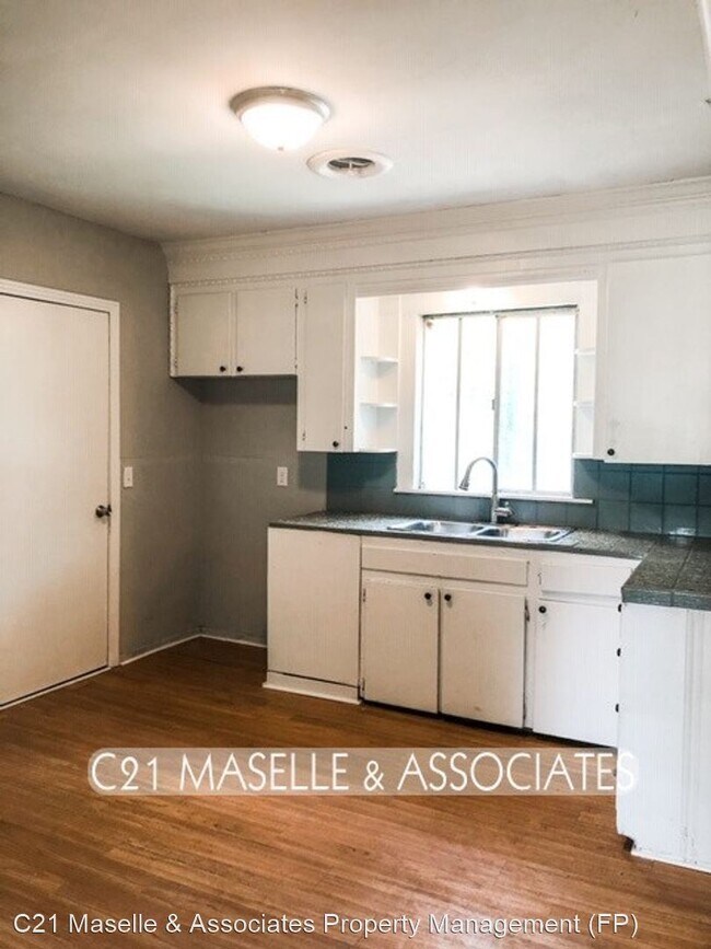 Building Photo - 3 br, 1.5 bath House - 802 Myrtlewood Drive