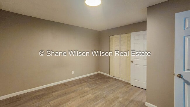 Building Photo - Cute little 1 BR / 1 BA apartment.  Move in special! 1/2 off the first month's rent!  Come View t...