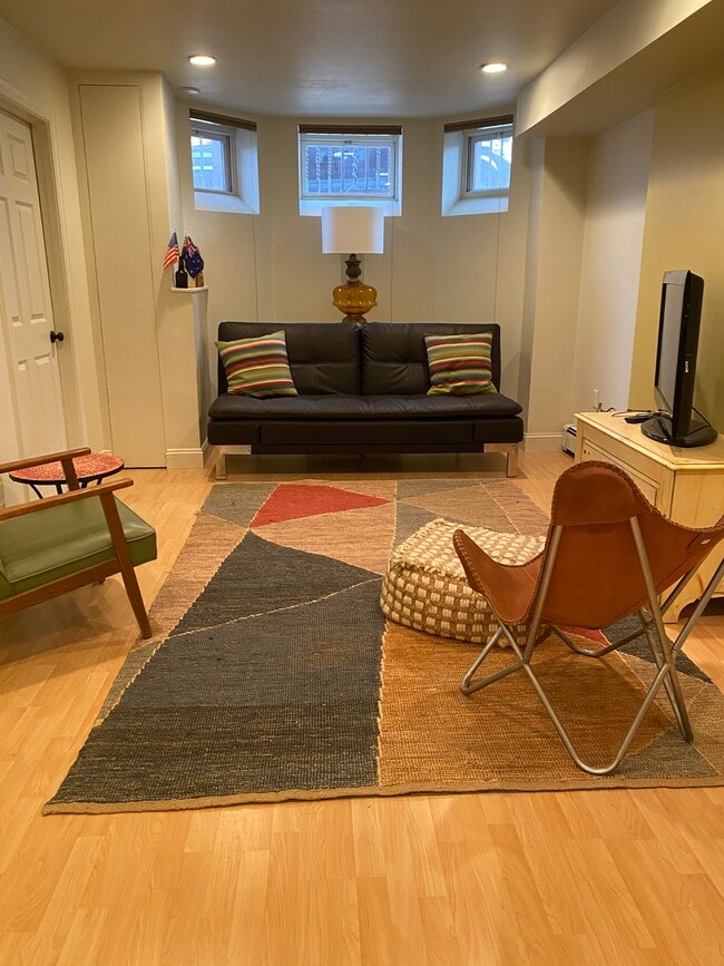 Living - 5 Highland St