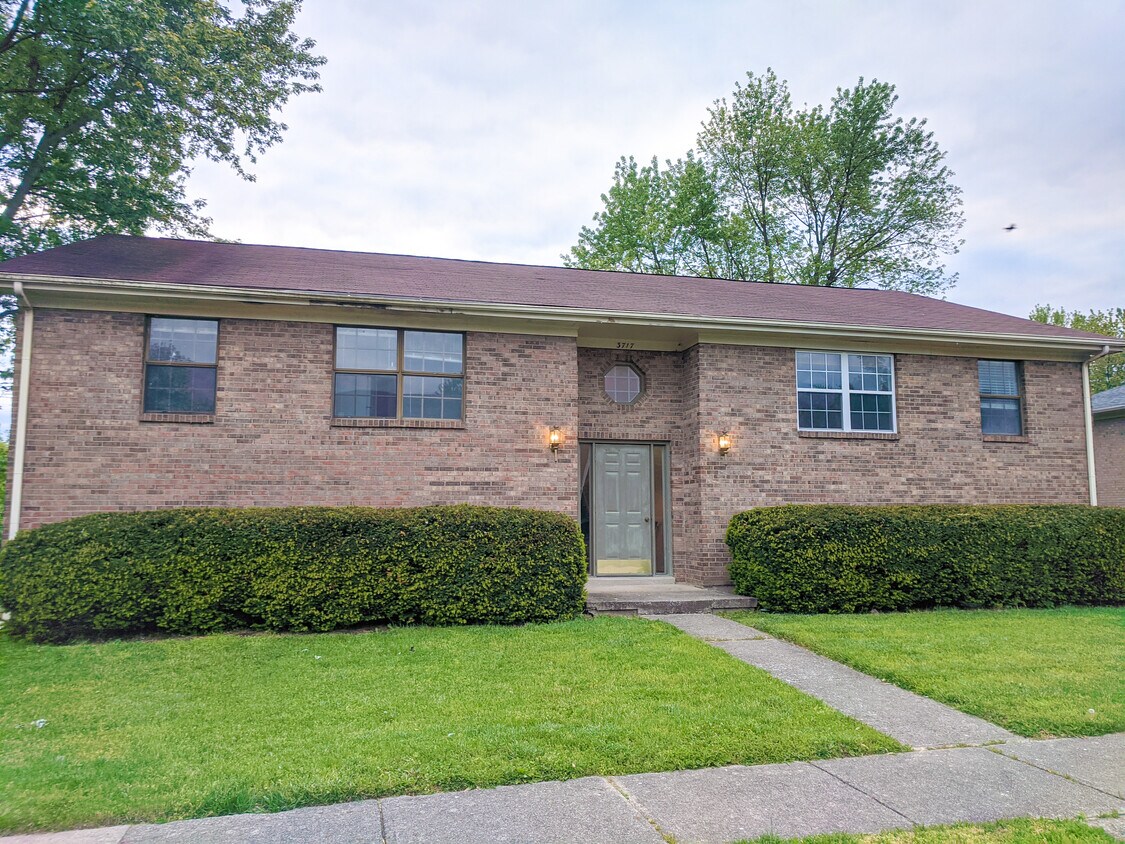 Foto principal - 3717 Hacker Ct