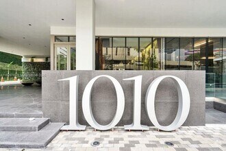 Building Photo - 1010 Brickell Ave