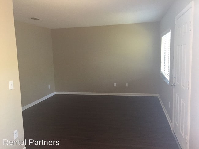 Building Photo - 6224 Longchamp Dr